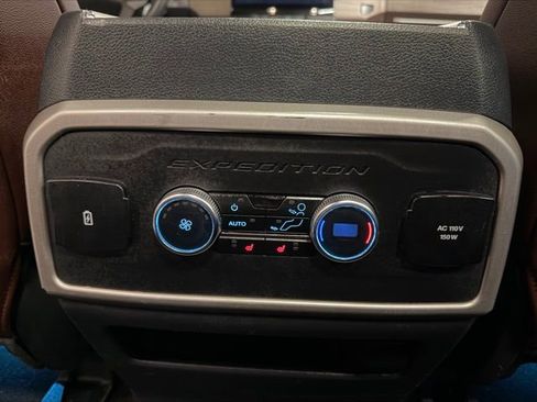 Used 2024 Ford Expedition Limited image 19