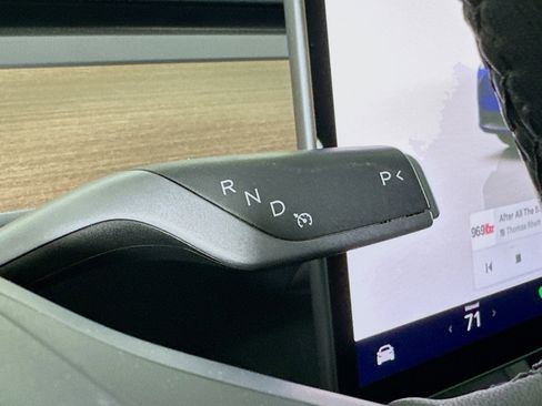 Used 2023 Tesla Model Y Long Range image 24