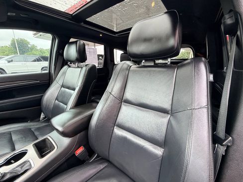 Used 2021 Jeep Grand Cherokee Limited w/ Sun & Sound Group RWD image 27