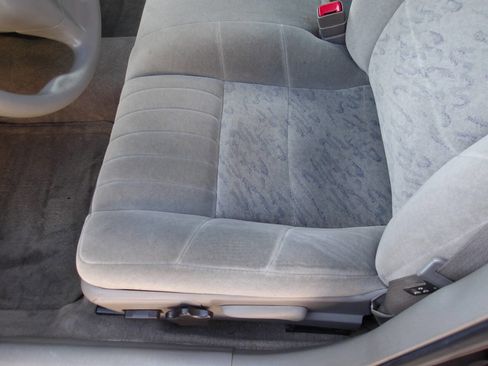 Used 2002 Chevrolet Impala w/ Preferred Equipment Group image 17