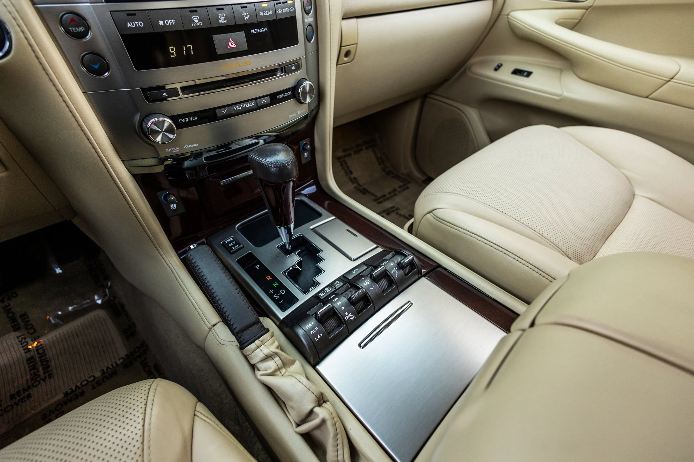 Used 2013 Lexus LX 570 4WD image 26