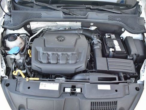Used 2018 Volkswagen Beetle 2.0T Coast image 40