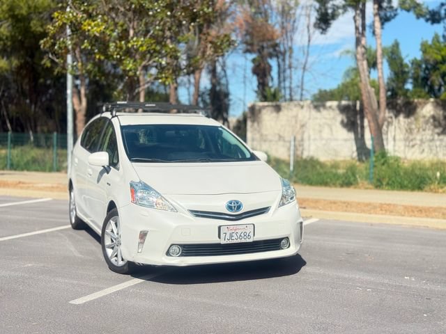 Used 2014 Toyota Prius V Five FWD image 4