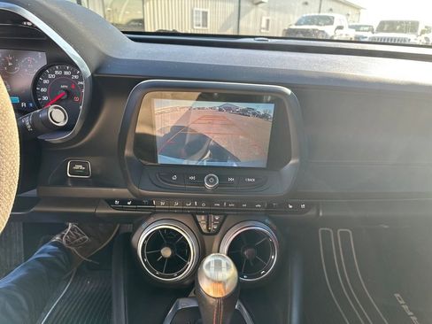 Used 2016 Chevrolet Camaro SS image 17