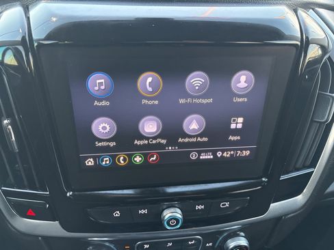 Used 2021 Chevrolet Traverse LT image 18