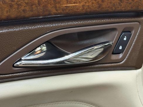 Used 2015 Cadillac SRX Luxury w/ Driver Awareness Package image 15