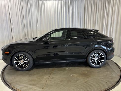 Used 2025 Porsche Cayenne Coupe image 2