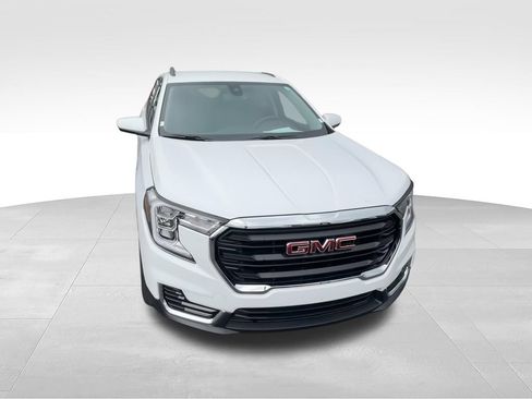 Used 2023 GMC Terrain SLE w/ Driver Convenience Package AWD/4WD image 3