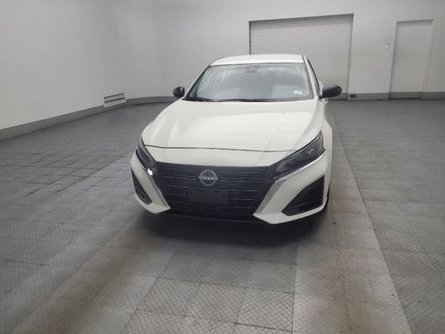 Used 2025 Nissan Altima 2.5 SV FWD image 15