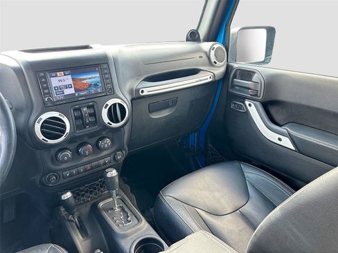Used 2014 Jeep Wrangler Unlimited Sahara AWD/4WD image 20