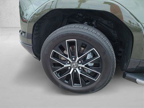 Used 2025 Lexus GX 550 w/ Accessory Package (Z1) AWD/4WD image 23