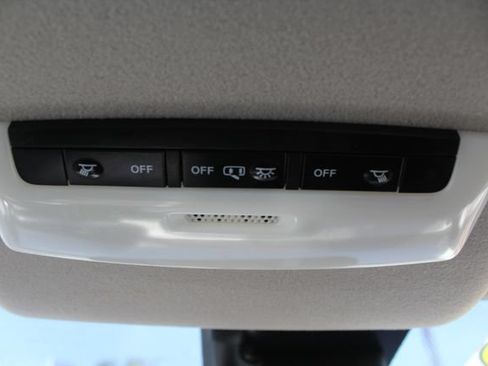 Used 2021 Nissan Versa SV FWD image 45