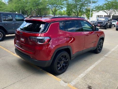 Certified 2025 Jeep Compass Latitude w/ Altitude Special Edition AWD/4WD image 7
