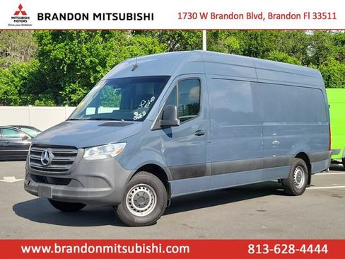 Used 2021 Mercedes-Benz Sprinter 2500 image 2