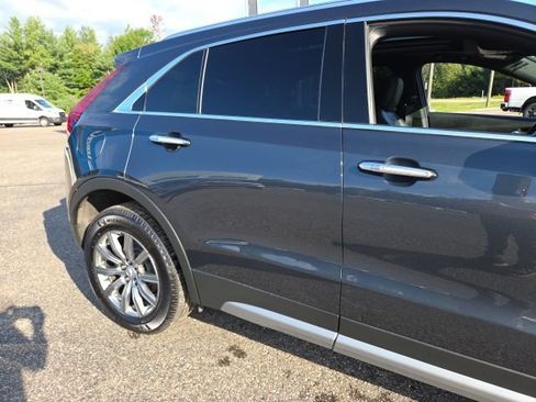 Used 2021 Cadillac XT4 Premium Luxury w/ Sun And Sound Package AWD/4WD image 11
