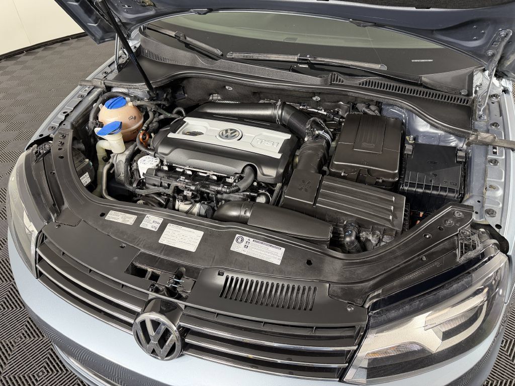 Used 2012 Volkswagen Eos Lux FWD image 47