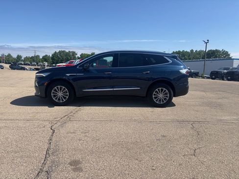 Used 2024 Buick Enclave Essence w/ Technology Package AWD/4WD image 2