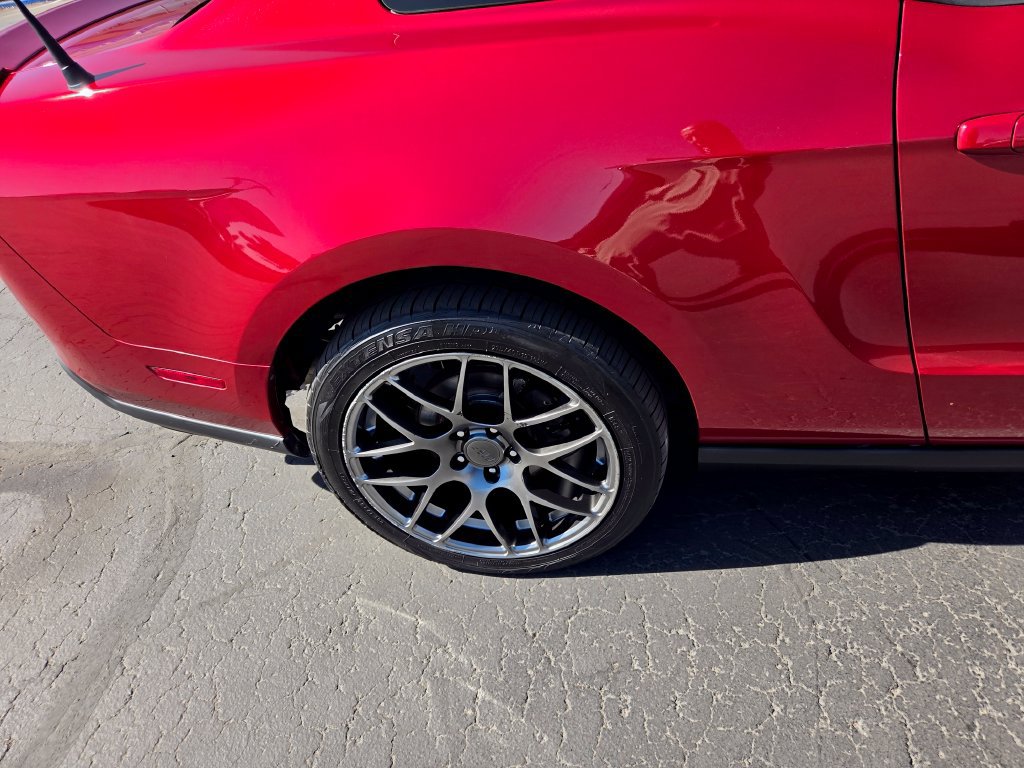 Used 2010 Ford Mustang GT RWD image 11