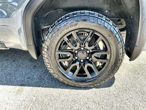 Certified 2024 GMC Sierra 1500 Elevation image 12