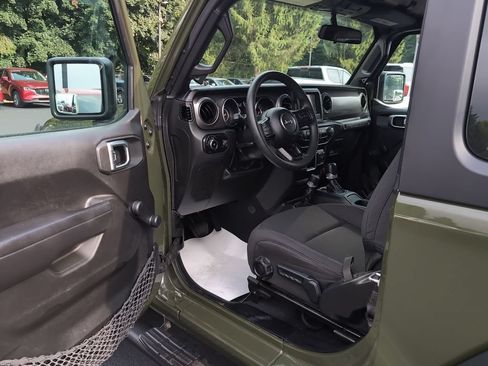 Used 2023 Jeep Wrangler Sport AWD/4WD image 14