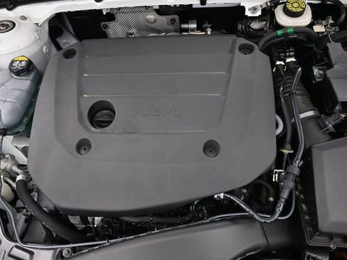 Used 2023 Volvo XC40 B5 Plus w/ Driver Assist Package image 35