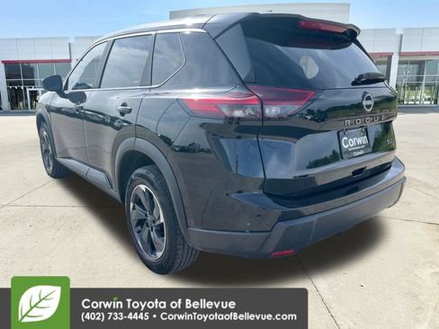 Used 2024 Nissan Rogue SV FWD image 3