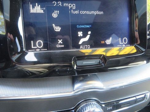 Used 2020 Volvo XC60 T6 R-Design image 21