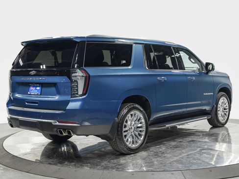 Used 2026 Chevrolet Suburban High Country w/ Sun And Tow Package AWD/4WD image 7