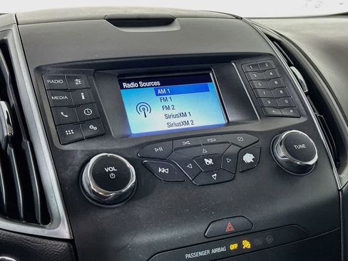 Certified 2019 Ford Edge SE FWD image 17