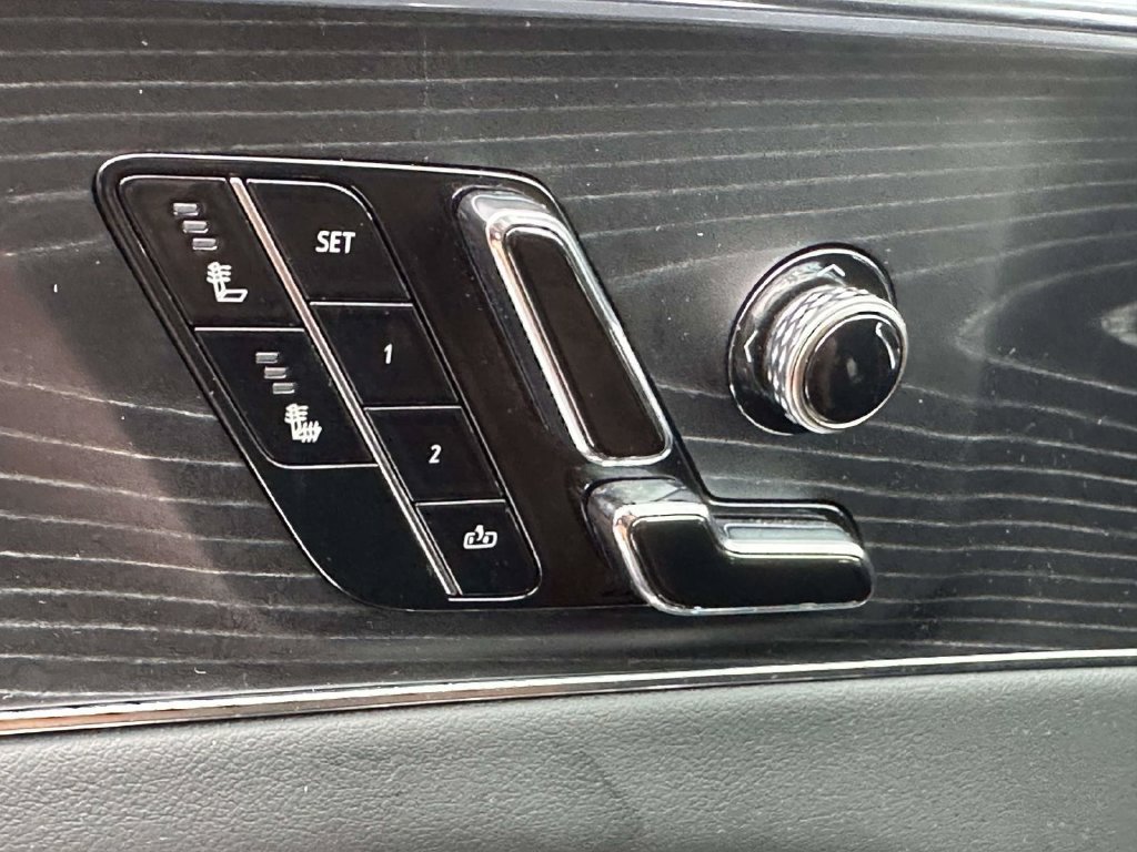 Used 2024 Cadillac Lyriq Sport RWD image 34