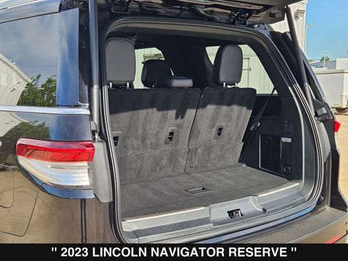 Used 2023 Lincoln Navigator Reserve AWD/4WD image 36