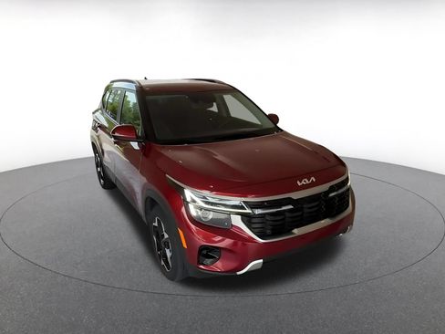 Used 2025 Kia Seltos S FWD image 3