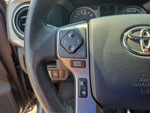 Used 2018 Toyota Tacoma Limited AWD/4WD image 22
