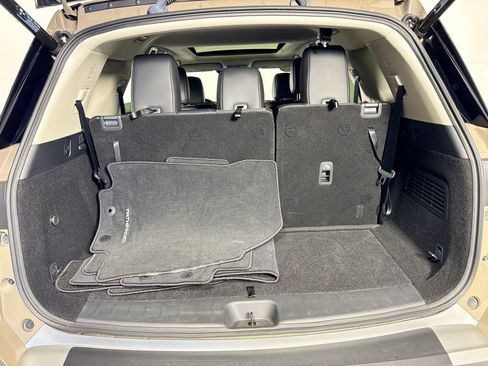 Used 2025 Nissan Pathfinder Platinum w/ Cargo Package AWD/4WD image 33