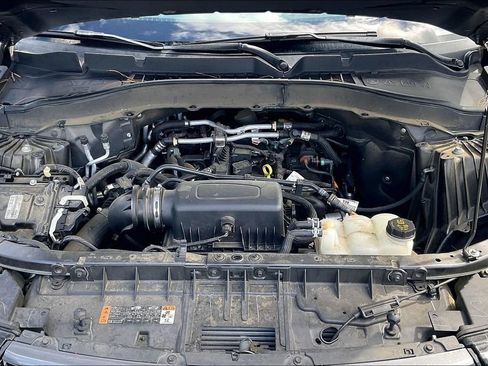 Used 2021 Ford Explorer XLT w/ Equipment Group 202A RWD image 10