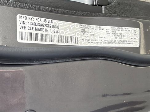 Certified 2025 Jeep Grand Cherokee Laredo X w/ Luxury Tech Group I image 44