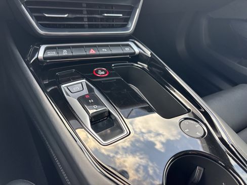 Used 2022 Audi e-tron GT Premium Plus image 24