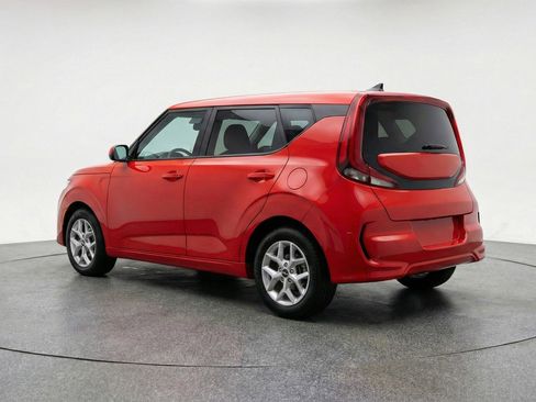 Used 2025 Kia Soul LX w/ LX Technology Package image 6