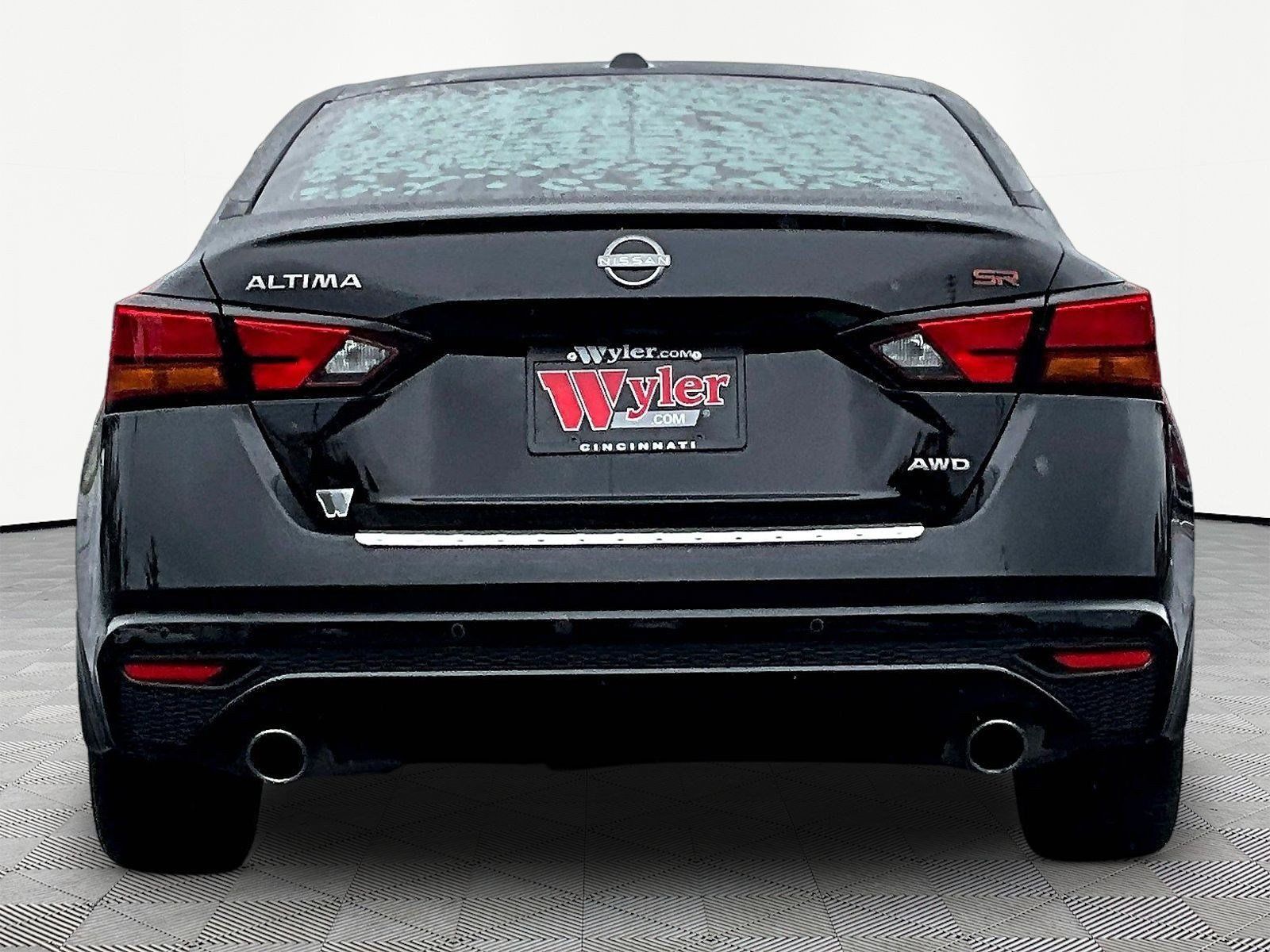Used 2023 Nissan Altima 2.5 SR AWD/4WD image 5