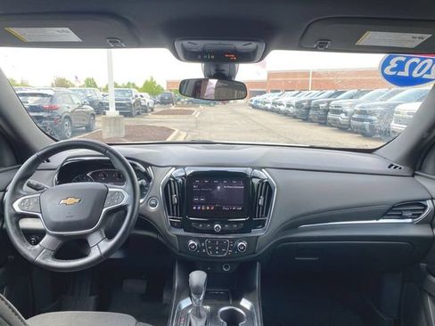 Used 2023 Chevrolet Traverse LT FWD image 19