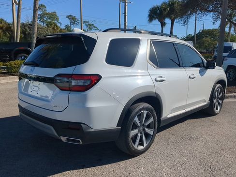 Used 2024 Honda Pilot Elite image 5