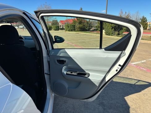 Used 2012 Toyota Prius C Three image 18