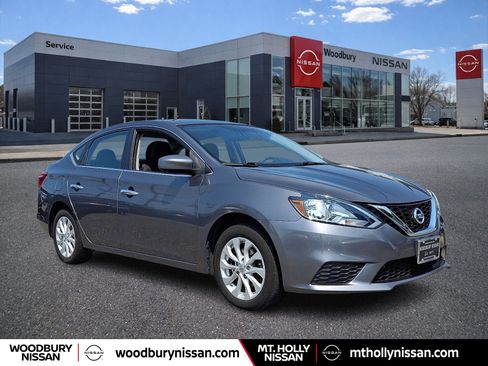 Used 2018 Nissan Sentra SV FWD image 1