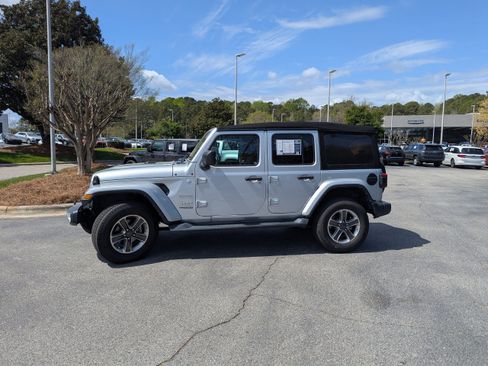 Used 2022 Jeep Wrangler Unlimited Sahara w/ LED Lighting Group image 21