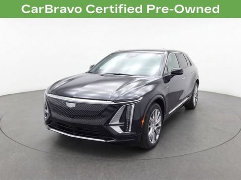 Used 2025 Cadillac Optiq Luxury 1 AWD/4WD image 2
