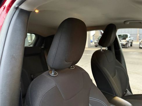 Used 2020 Jeep Cherokee Latitude w/ Cold Weather Group image 23