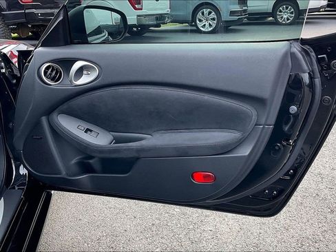 Used 2014 Nissan 370Z Touring w/ Sport Package image 27
