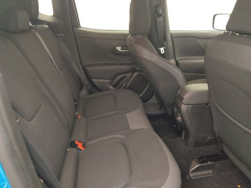 Used 2022 Jeep Renegade Altitude AWD/4WD image 19