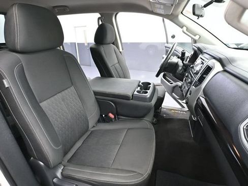 Used 2018 Nissan Titan SV AWD/4WD image 41