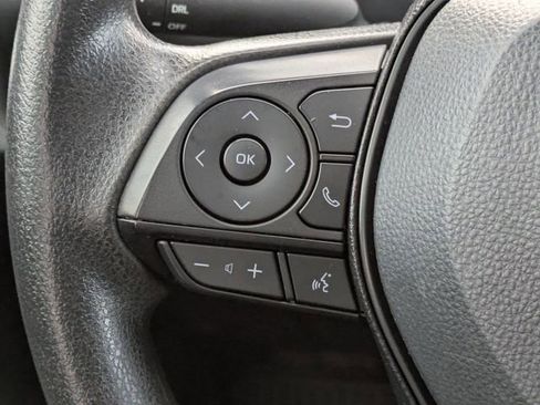 Used 2021 Toyota RAV4 XLE Premium image 20